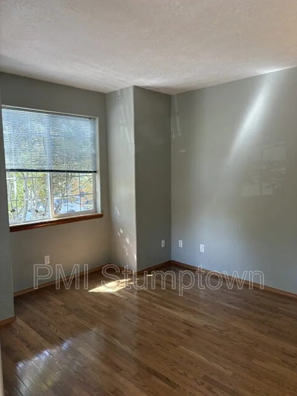 3 bed, 2.5 bath, 1712 sqft, $2,850 — Photo 4