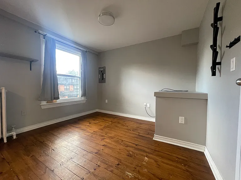 109 Spadina Ave #2 — Photo 8