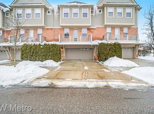 5020 Mesa Dr, Shelby Township, MI 48316