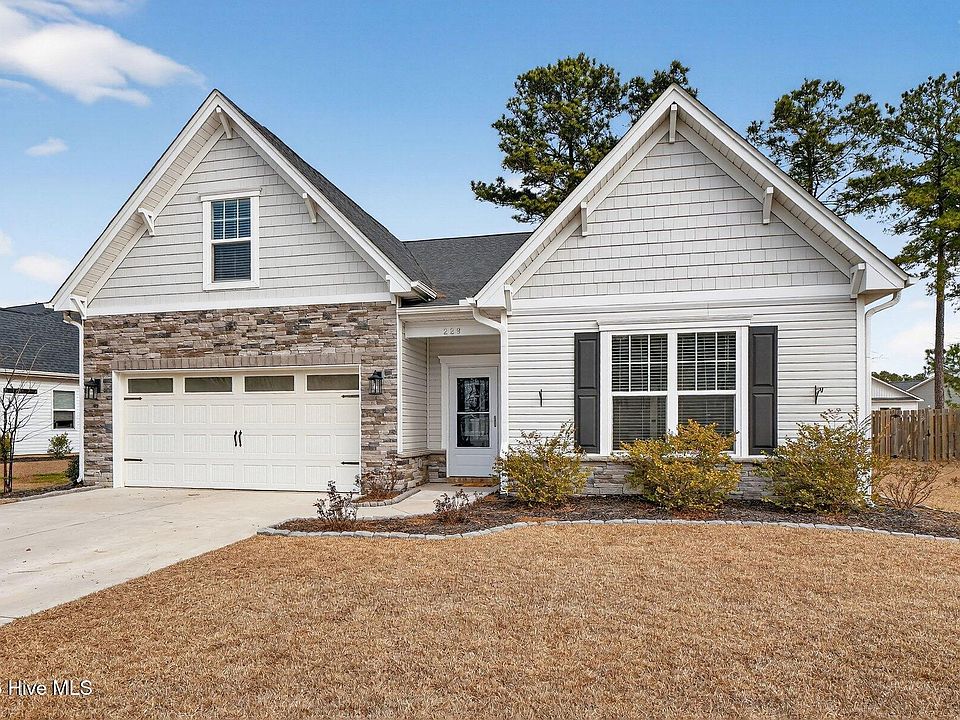 1st image of 228 Autumn Breeze Lane NE