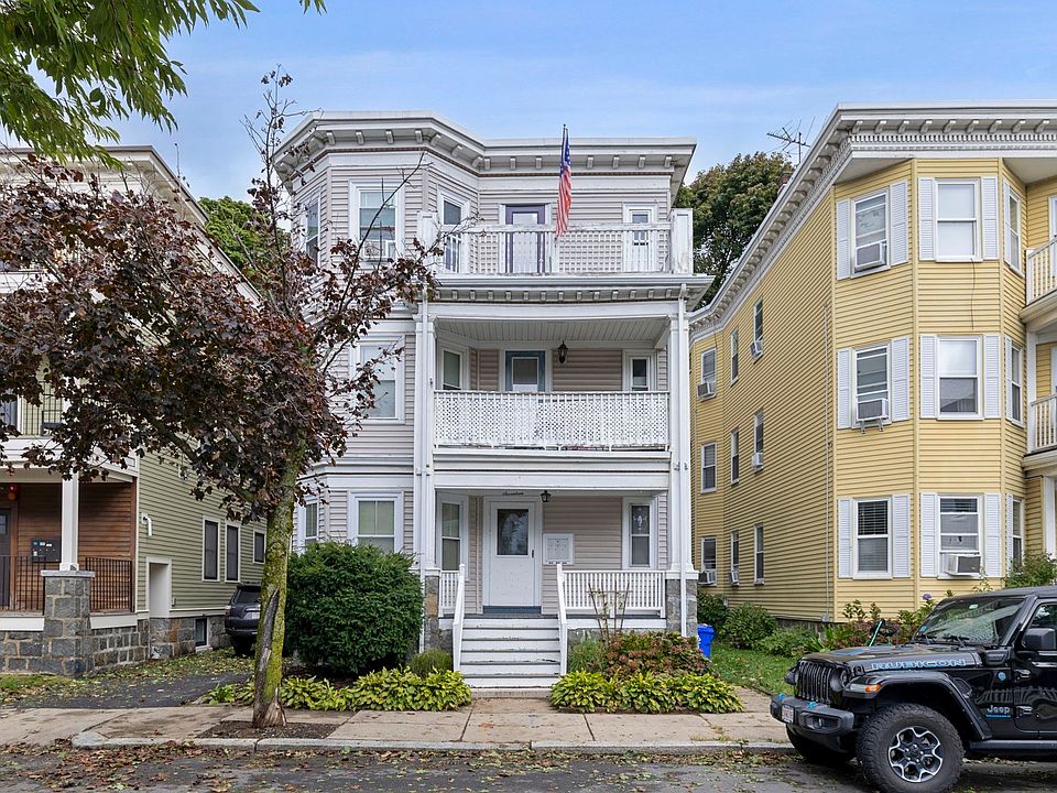 1st image of 17 Victoria St #3