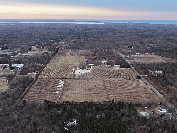 3rd image of 2592 N Weber Rd