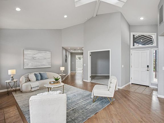 4th image of 405 Kelly Ave