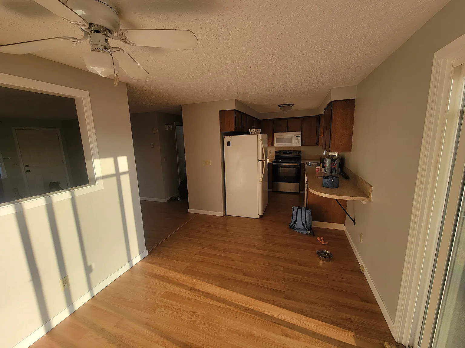 2 bed, 920 sqft, $2,200 — Photo 3