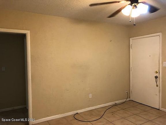 5th image of 250 Le Jeune Dr #250
