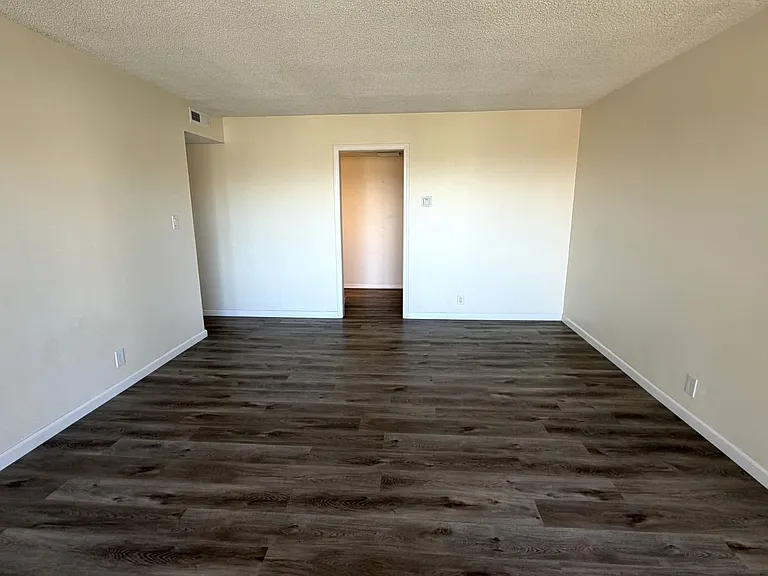 3620 S PACIFIC AVE — Photo 12