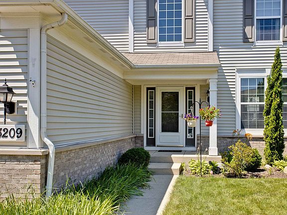5th image of 3209 Drury Ln