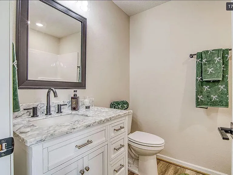 526 S Troy Ave — Photo 14