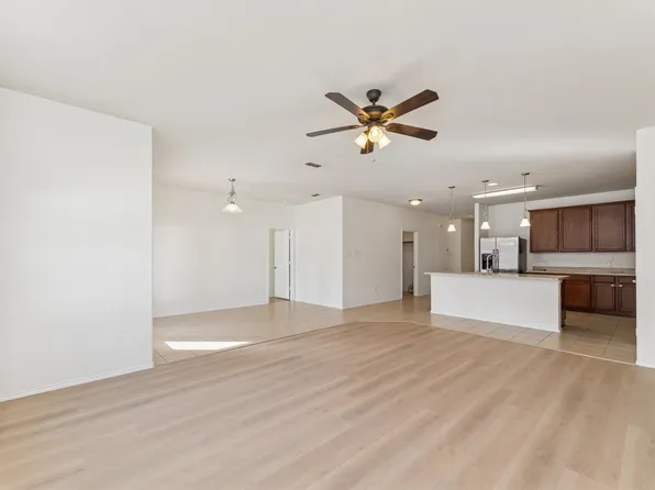 9108 Blackstone Dr, Aubrey, TX 76227