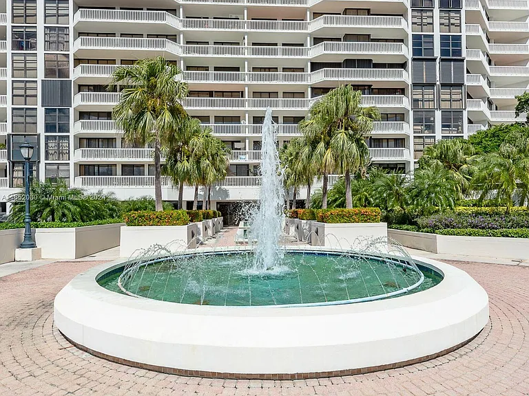 1000 Island Blvd #2702 — Photo 44
