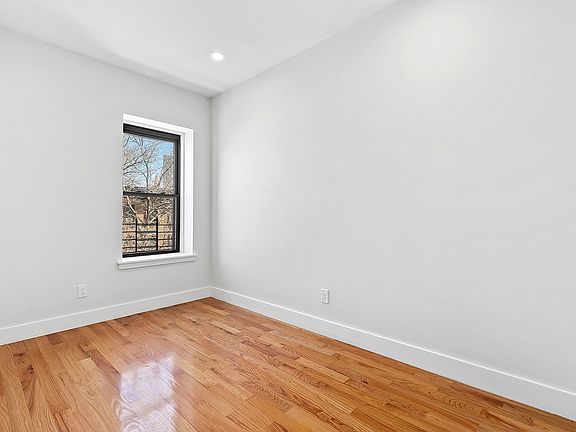 5th image of 304 Saint James Pl #3A