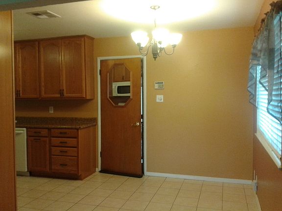 5th image of 2856 Poquita St