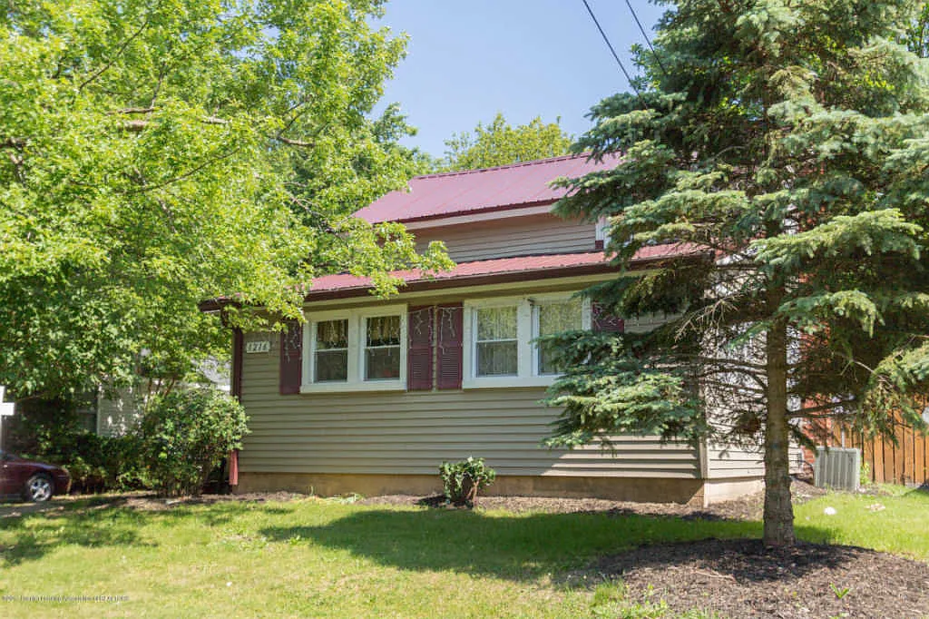 1216 W Michigan Ave photo 1