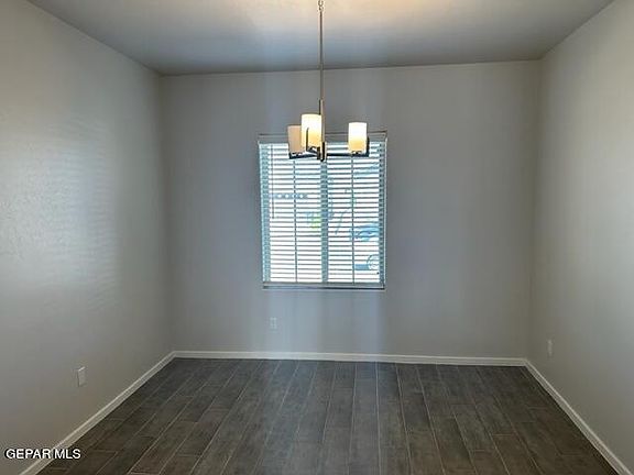 5th image of 256 Huntstanton St