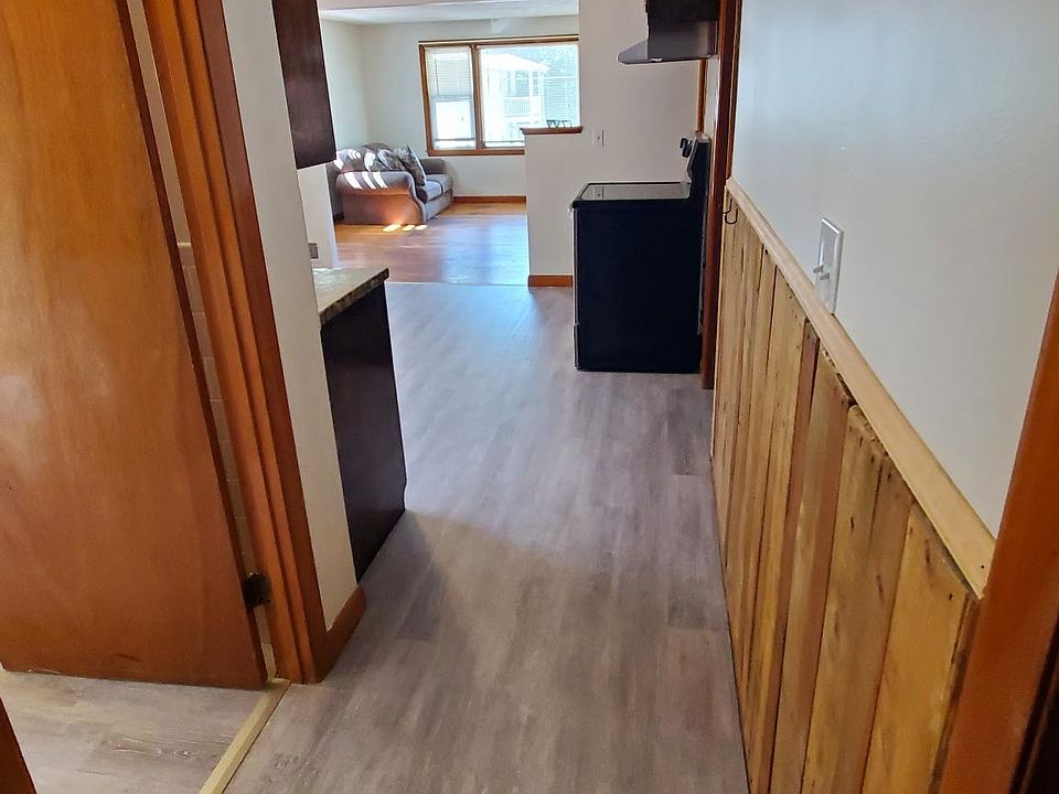 16 Valley St ster MA Zillow