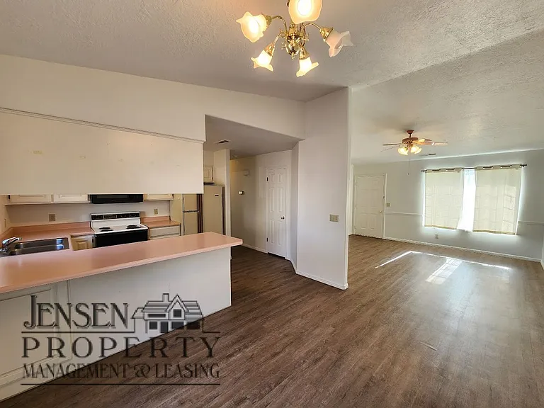1040 N 1300 W #79 — Photo 5