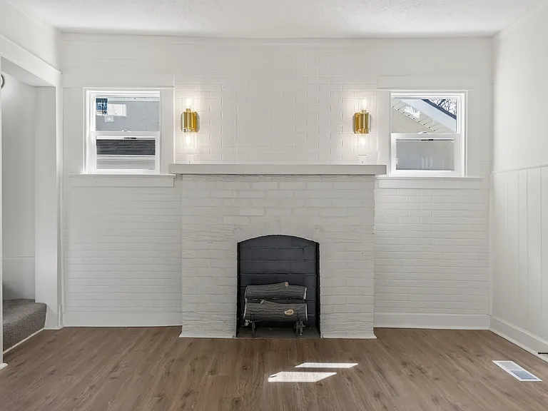 2711 Elmwood Ave — Photo 18