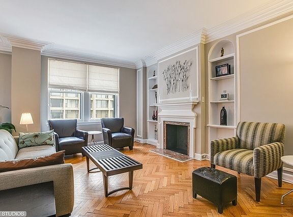 3rd image of 421 W Melrose St #15D