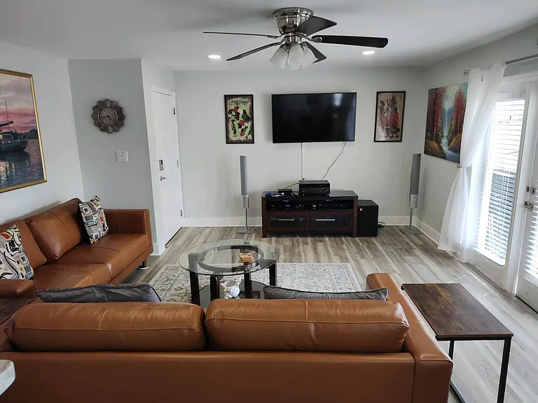 4875 Coquina Key Dr SE #B — Photo 5