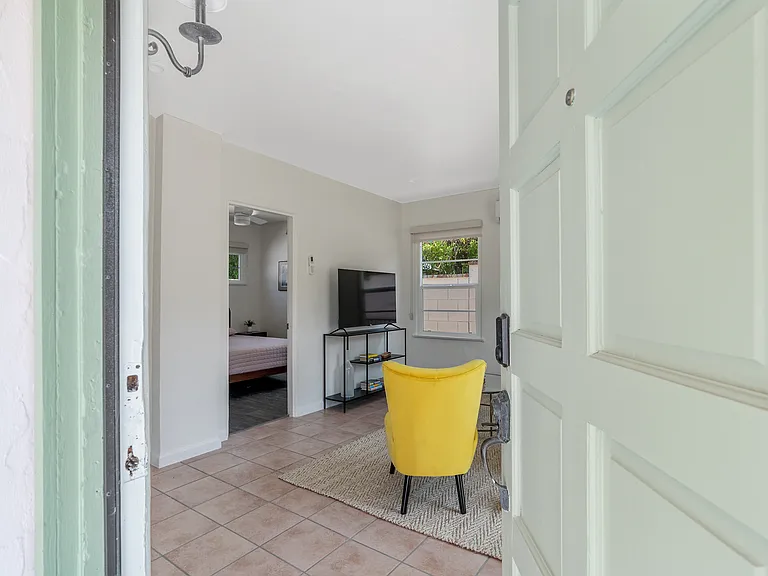 552 S Calle Santa Rosa — Photo 11