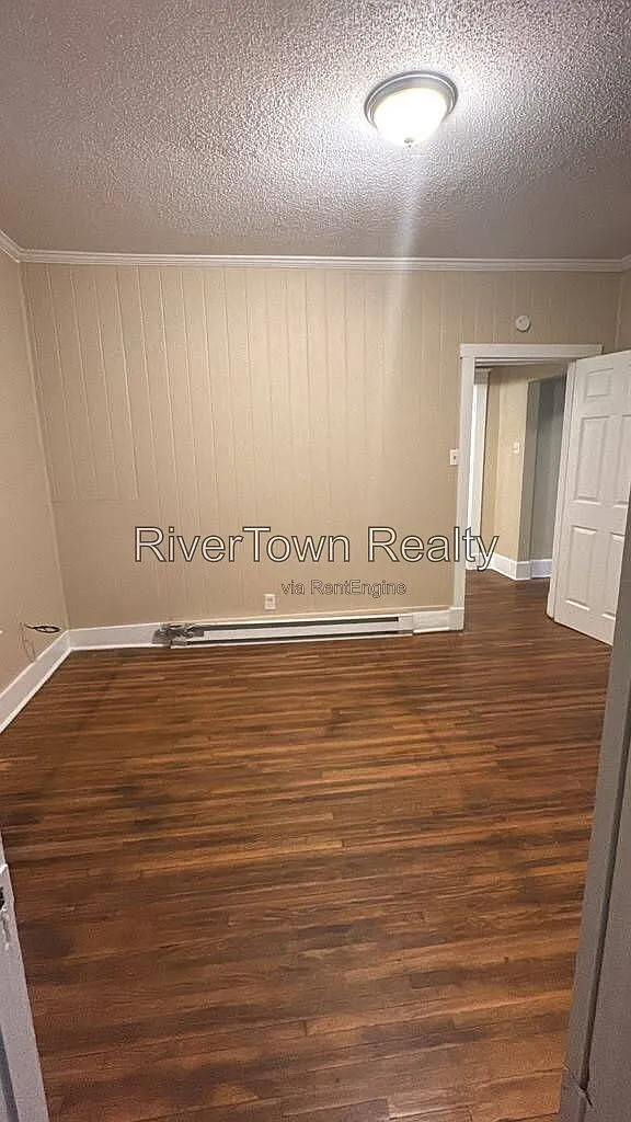 3 bed, 2.0 bath, 1436 sqft, $1,150 — Photo 2