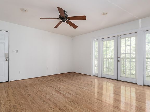 3rd image of 1445 Monroe Dr NE APT C24