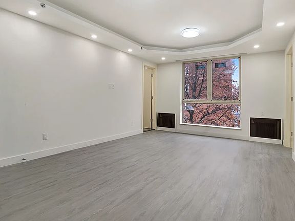 4th image of 51-44 Goldsmith St #2K