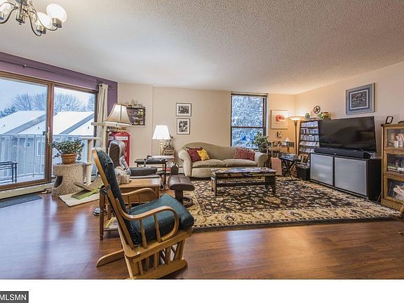 3rd image of 1425 W 28th St APT 111