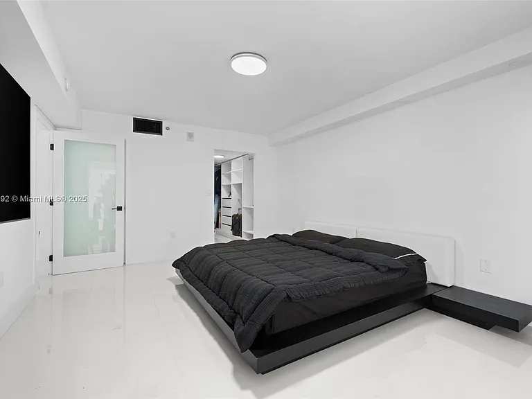 1200 Brickell Bay Dr #2812 — Photo 8