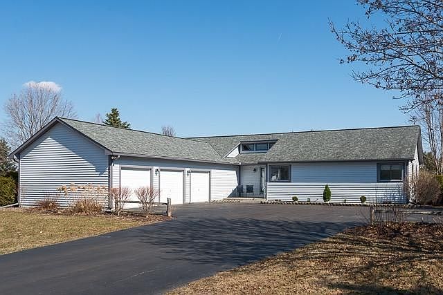 1st image of 2039 McCormick Dr