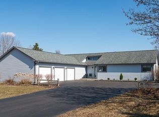 2039 McCormick Dr, Saline, MI