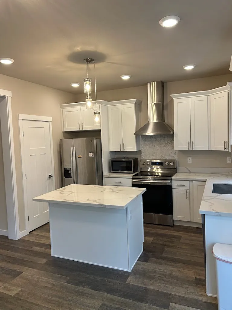 4 bed, 1699 sqft, $3,100 — Photo 3