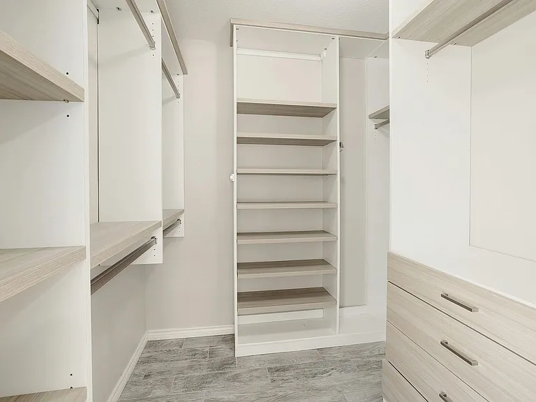 1811 Iris Ln — Photo 20