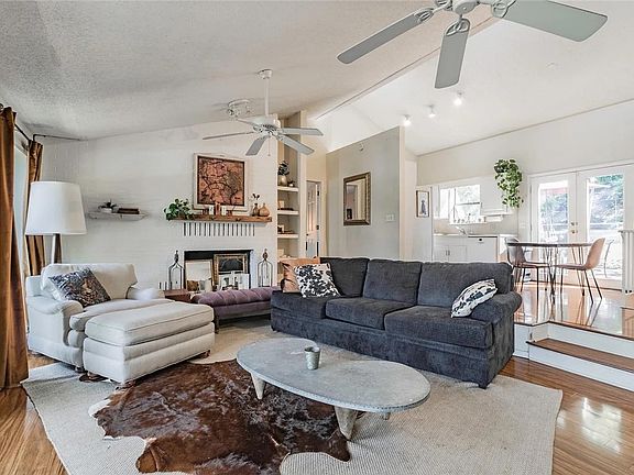 2nd image of 2454 N Karyn Ave