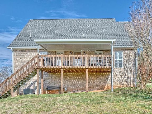 3rd image of 1080 Heathwood West Dr