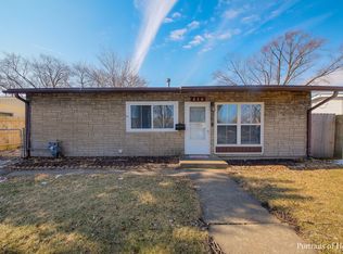 858 Taylor Ave, Aurora, IL 60506