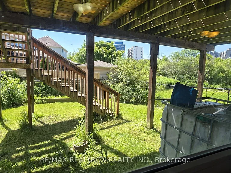 123 Westmeadow Dr — Photo 30