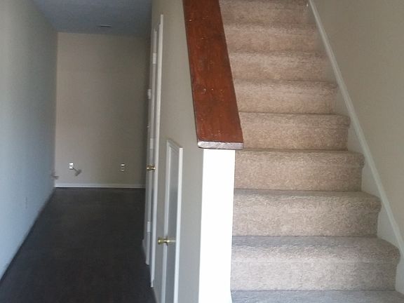 3rd image of 2165 Fox Run Dr
