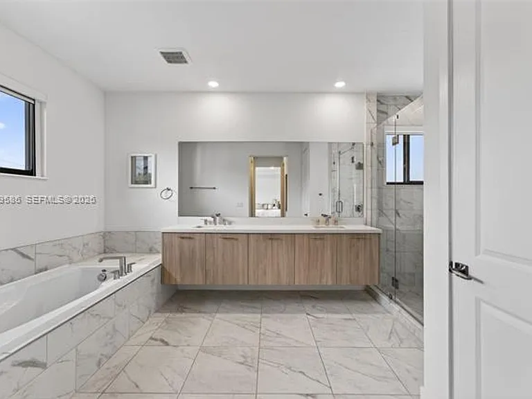 8267 SW 120th Ter — Photo 24