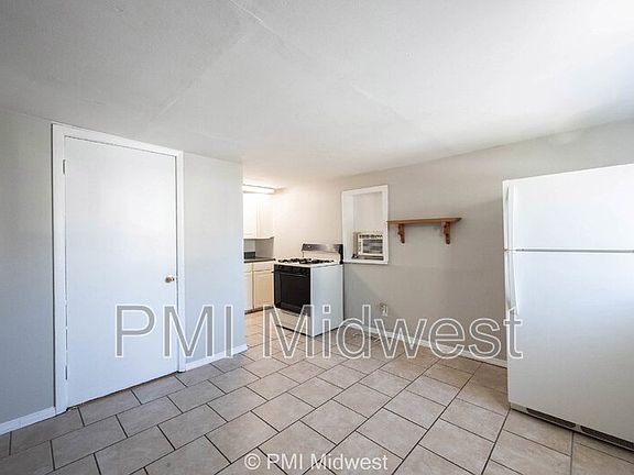 5th image of 918 S Bell St #1