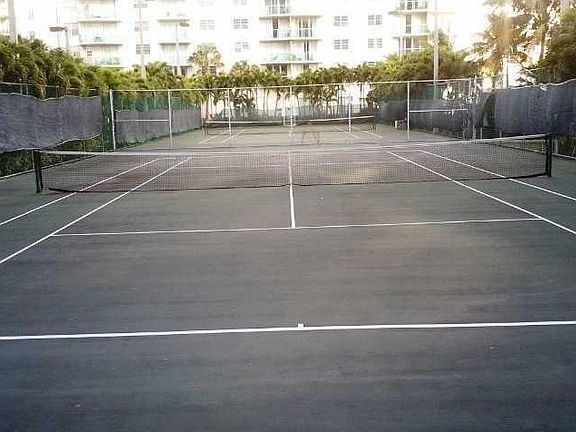 4th image of 19380 Collins Ave