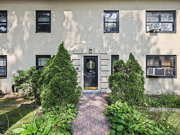 3rd image of 5 Whitehall Road #1L