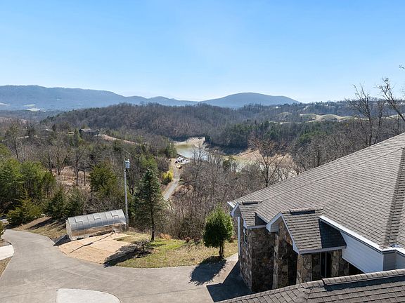 2nd image of 3467 Caywood Rd