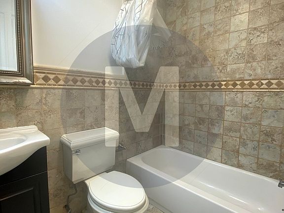 5th image of 1142 1st Ave APT 1R