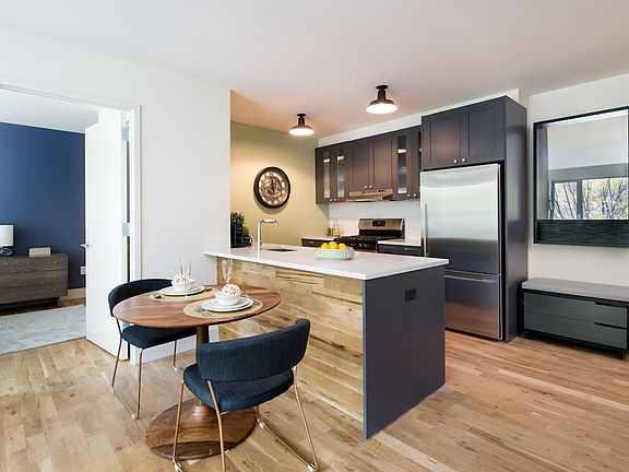 4th image of 180 Franklin Ave APT 221