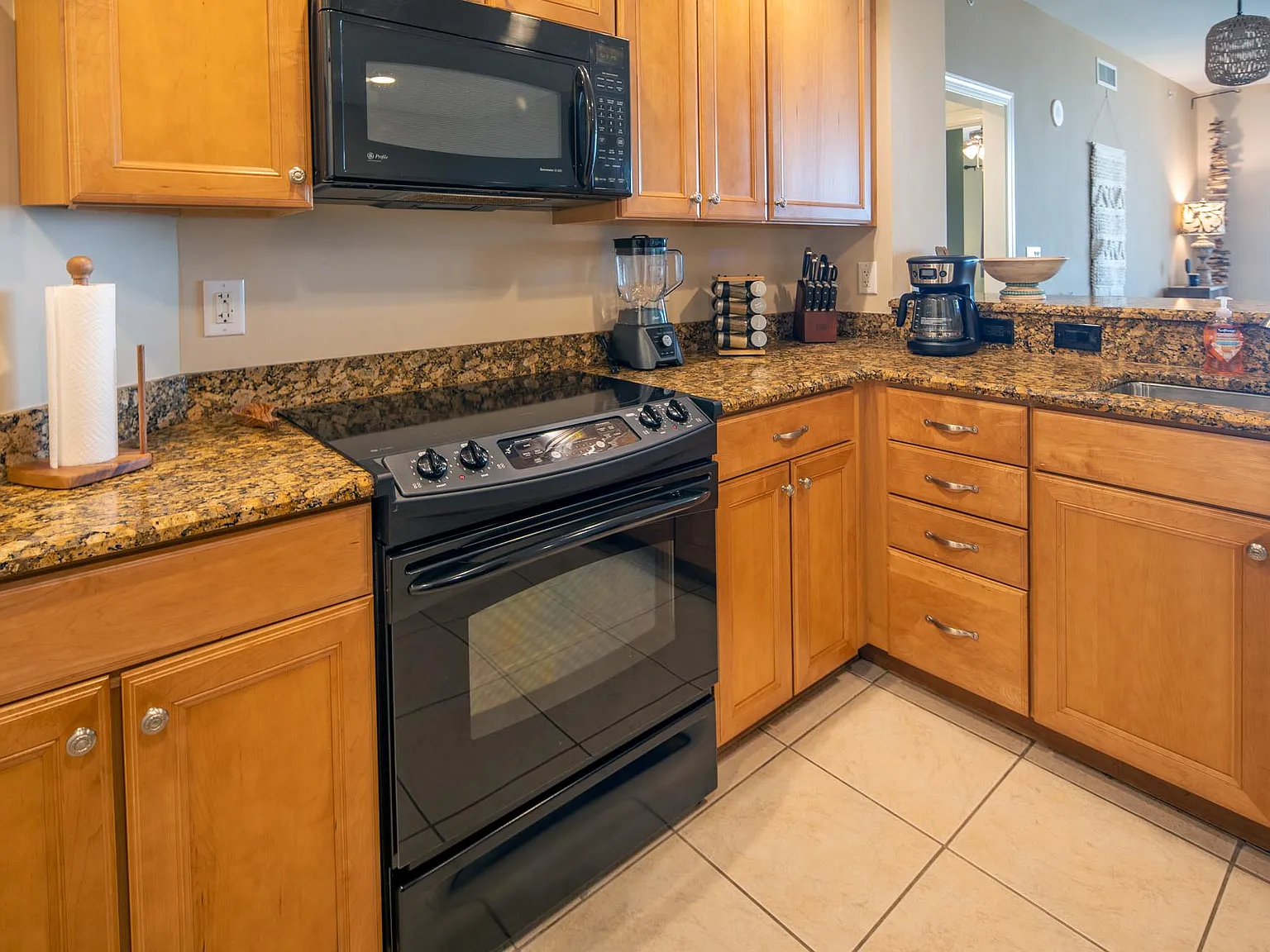 2 bed, 1393 sqft, $11,000 — Photo 4