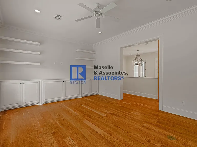 412 Dover Ln — Photo 14