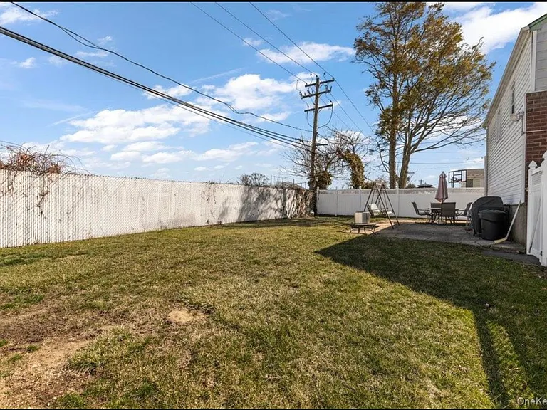 Fern Pl — Photo 21