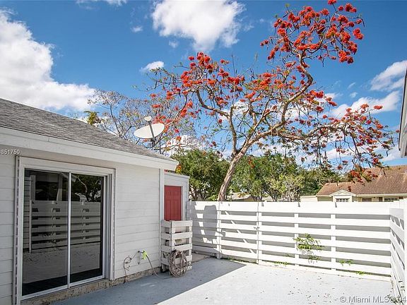 5th image of 13755 SW 147th Circle Ln #136