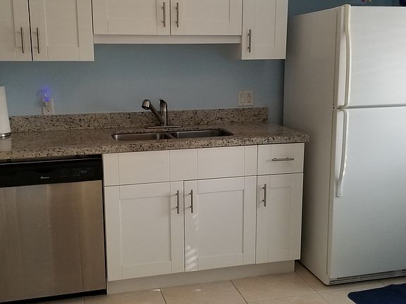 5th image of 406 Lakeview Dr APT 104